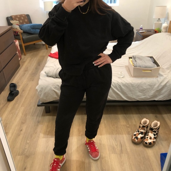 Outdoor Voices Black Sweatsuit SET - Picture 10 of 10